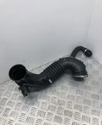 BMW 1 F20 F21 Turbo air intake inlet pipe/hose 586509