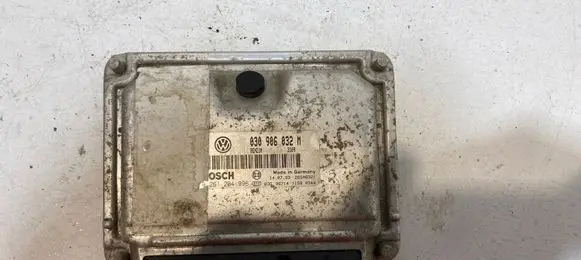 Volkswagen Polo III 6N 6N2 6NF Engine control unit/module 030906032M 0261204996 26SA6321