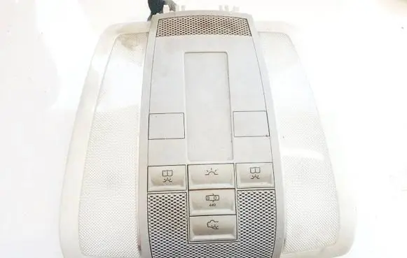 Mercedes-Benz C W204 Front seat light a2048202001