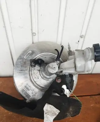 Opel Grandland X Brake booster 9807687080