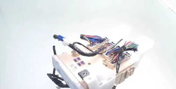 Toyota RAV 4 (XA40) Fuse box set 8922142300 63586798 8273042811