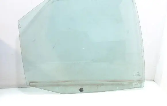 Peugeot 405 Rear door window glass AS2