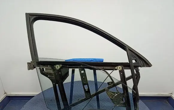 Audi A6 Allroad C5 Front door window glass four-door 