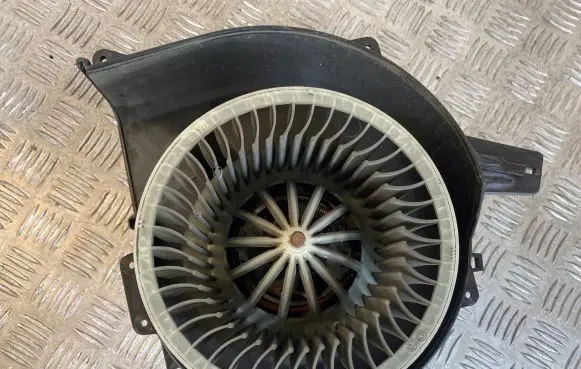 Volkswagen Polo V 6R Heater fan/blower 6Q1820015H A1916