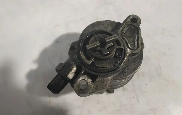Peugeot 206 Vacuum pump D1562A