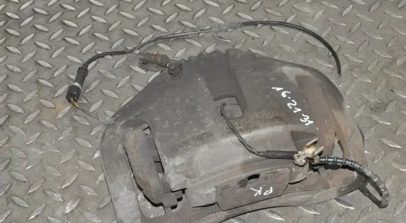 BMW 5 GT F07 Front brake caliper