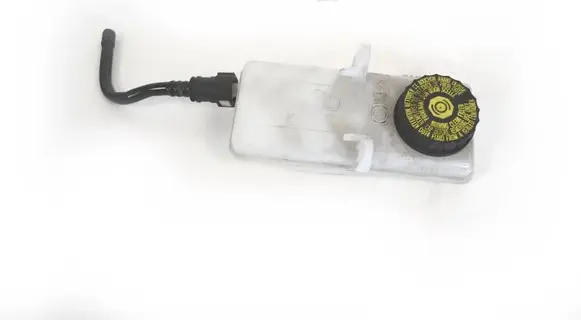 Brake fluid reservoir