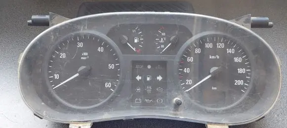 Renault Trafic II (X83) Speedometer (instrument cluster) 8200252450