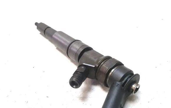 BMW 5 E60 E61 Fuel injector 0445110212