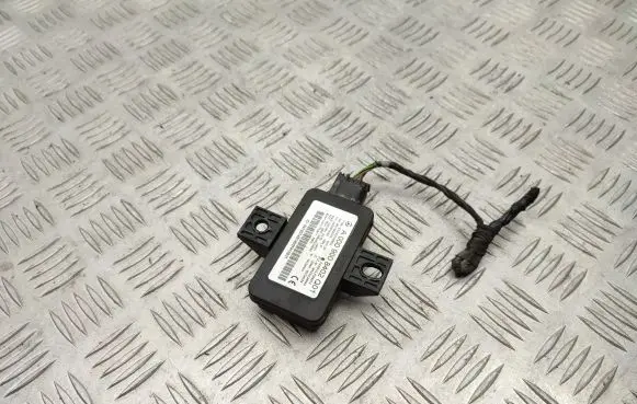 Mercedes-Benz B W246 W242 Tire pressure control unit A0009008402
