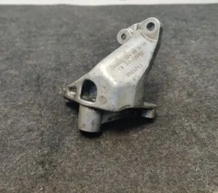 Mercedes-Benz GLE (W166 - C292) Engine mounting bracket A6422340539