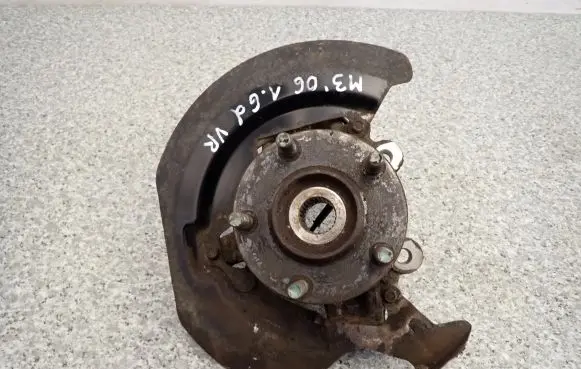 Mazda 3 I Front wheel hub spindle knuckle