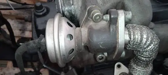 Volkswagen PASSAT B5 EGR valve 028131501E