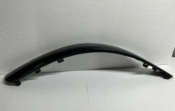 Volvo V70 Front bumper splitter molding 08693170