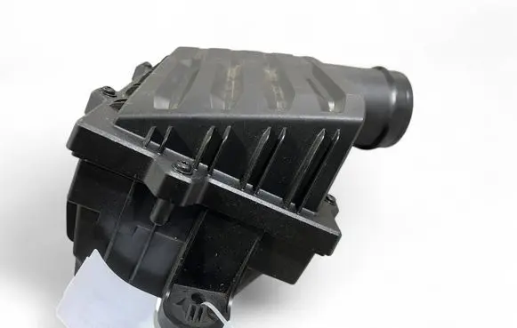 Volkswagen Tiguan Air filter box 5Q0129620E 5Q0129620