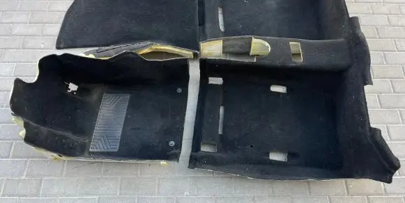 Mercedes-Benz C W204 Interior carpet 204680041