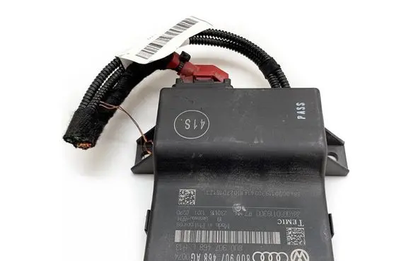 Audi Q3 8U Gateway control module 8U0907468AG