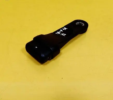 Honda FR-V Middle seatbelt buckle (rear) 211752