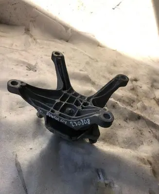 Audi A4 S4 B9 Gearbox mount 8w0399156