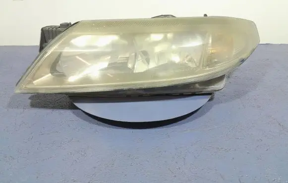 Renault Laguna II Headlight/headlamp 8200163323