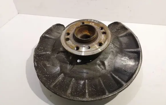 Rear wheel hub