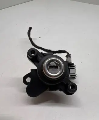BMW 3 E46 Tailgate exterior lock 8241088