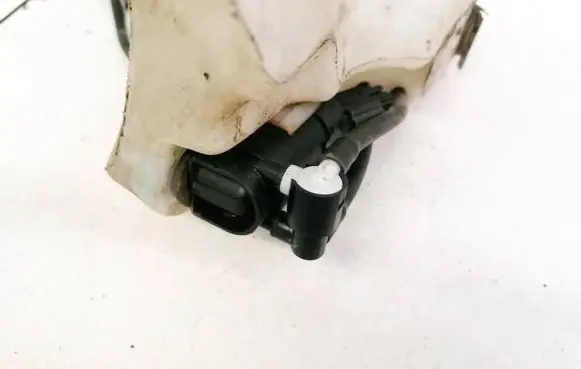 Ford Focus C-MAX Windscreen/windshield washer pump E13021168 304720