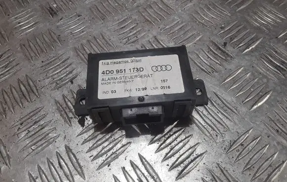 Audi A8 S8 D2 4D Alarm control unit/module 4D0951173D