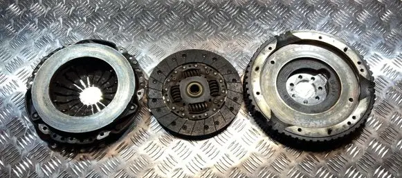 Nissan Note (E11) Flywheel