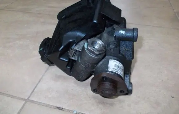 Mercedes-Benz Vito Viano W639 Power steering pump