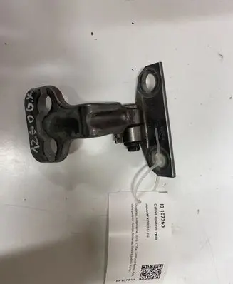 Jaguar XF X250 Rear door lower hinge