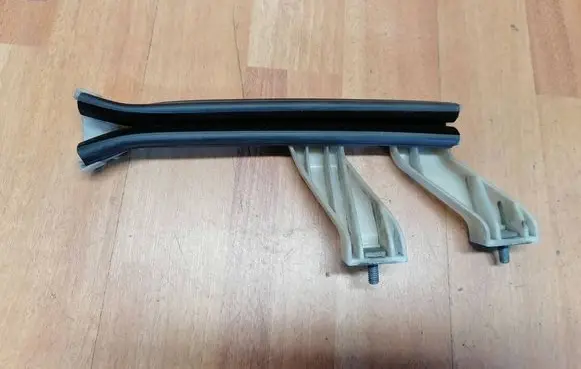 Renault Espace V (RFC) Front door windshield rail 802219946R 802215223R