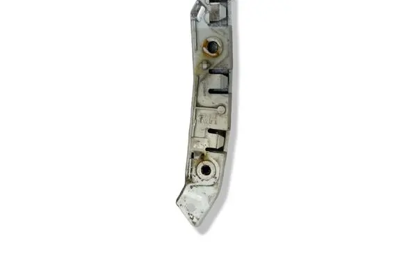 Ford Focus Front bumper mounting bracket BM5117D958