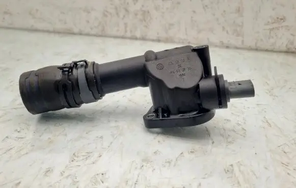 Audi A4 S4 B8 8K Engine coolant pipe/hose 03L121132A