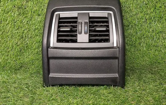BMW 4 F36 Gran coupe Rear air vent grill 9333675 933367502 9207330