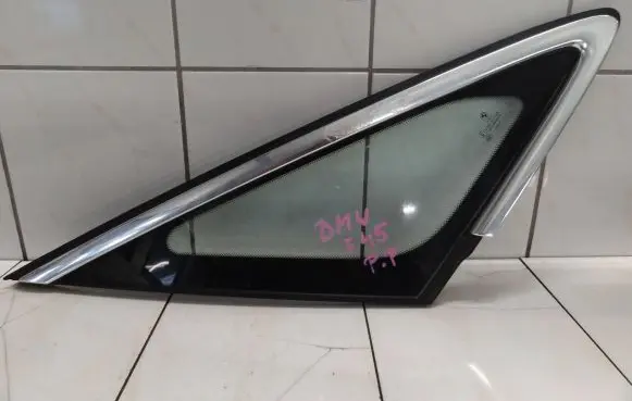 BMW 2 F45 Front triangle window/glass 