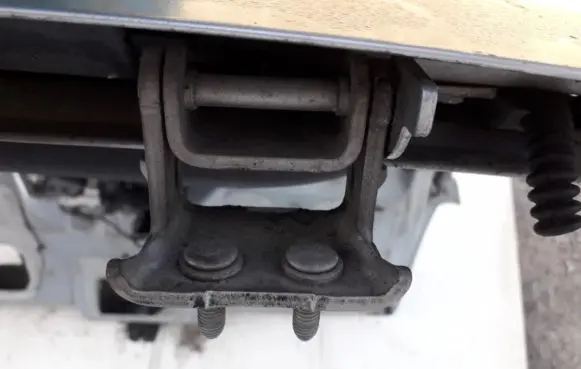 Peugeot 407 Tailgate/trunk/boot hinge