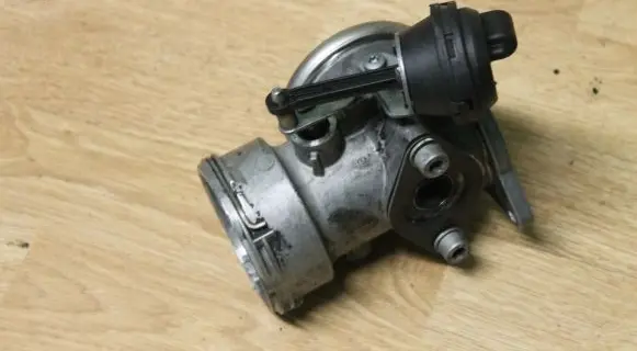 Volkswagen Sharan EGR valve 038129637L