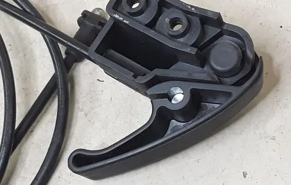 Audi A3 S3 8L Engine bonnet (hood) release handle 1H1823533