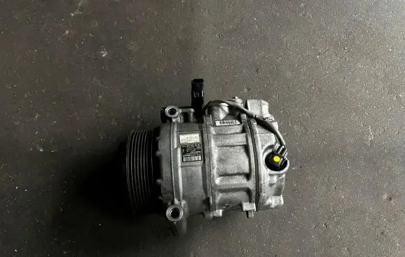 Mercedes-Benz ML W166 Air conditioning (A/C) compressor (pump) 0008303802