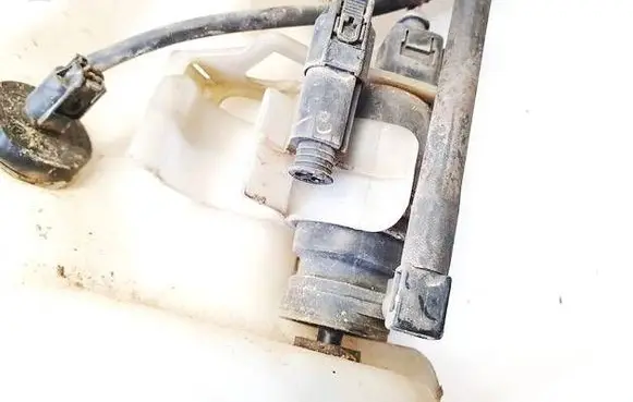 Mercedes-Benz E W211 Windscreen/windshield washer pump