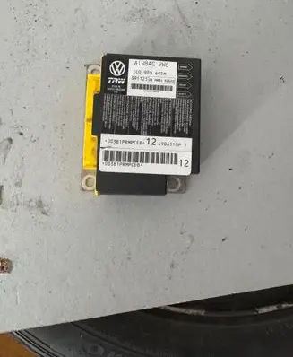 Volkswagen PASSAT B6 Airbag control unit/module 3C0909605M 391125 4906310P