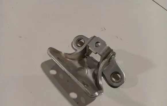 KIA Sportage Rear door lower hinge