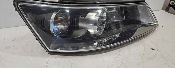 Hyundai Sonata Headlight/headlamp 921023K