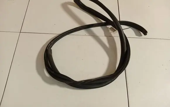 Hyundai i30 Rubber seal front coupe door 