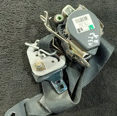 Mazda 323 F Front seatbelt 566311001 012R000 180302