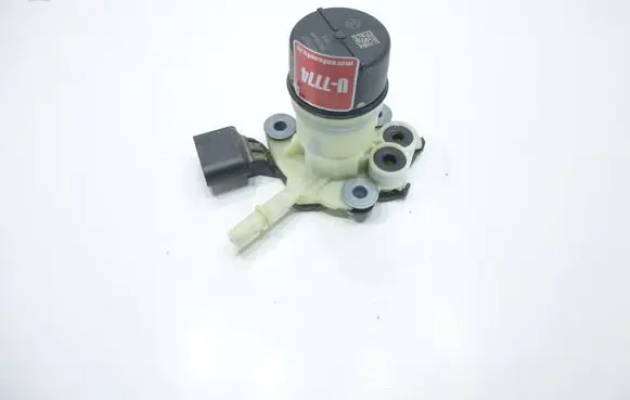Volkswagen PASSAT B8 Adblue pump F01C250148 6210326021405