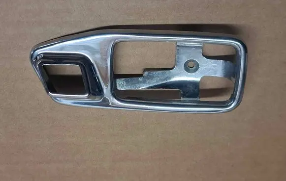 Mercedes-Benz 280 450 W116 Front door handle cover 1167660211