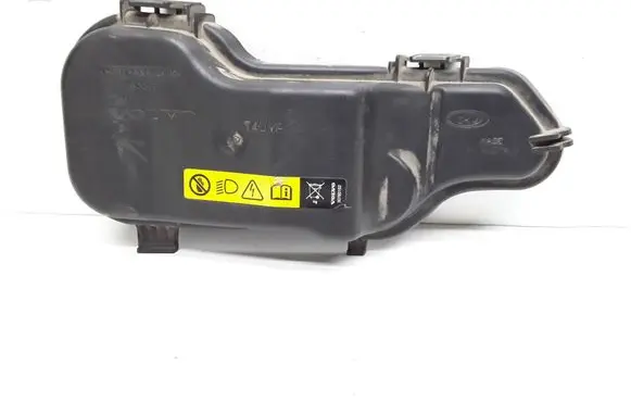 Volvo XC70 Headlight/headlamp dust cover