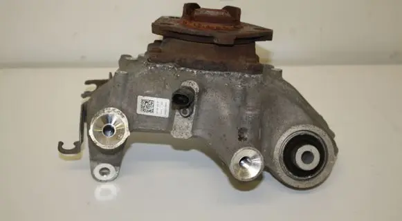 Audi Q7 4M Rear wheel hub 4M0505432AF
